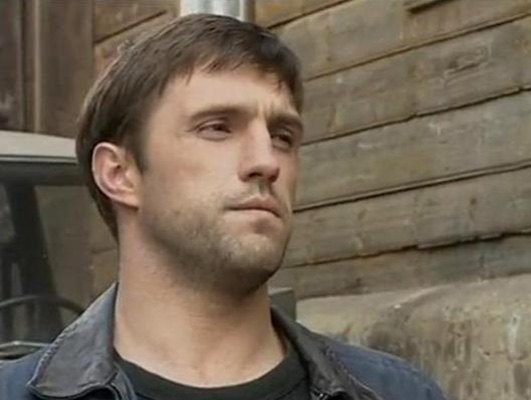 Параллельно с "Бригадой" актер снимался в картине "Гражданин начальник". две знаковые роли он получил за один день.