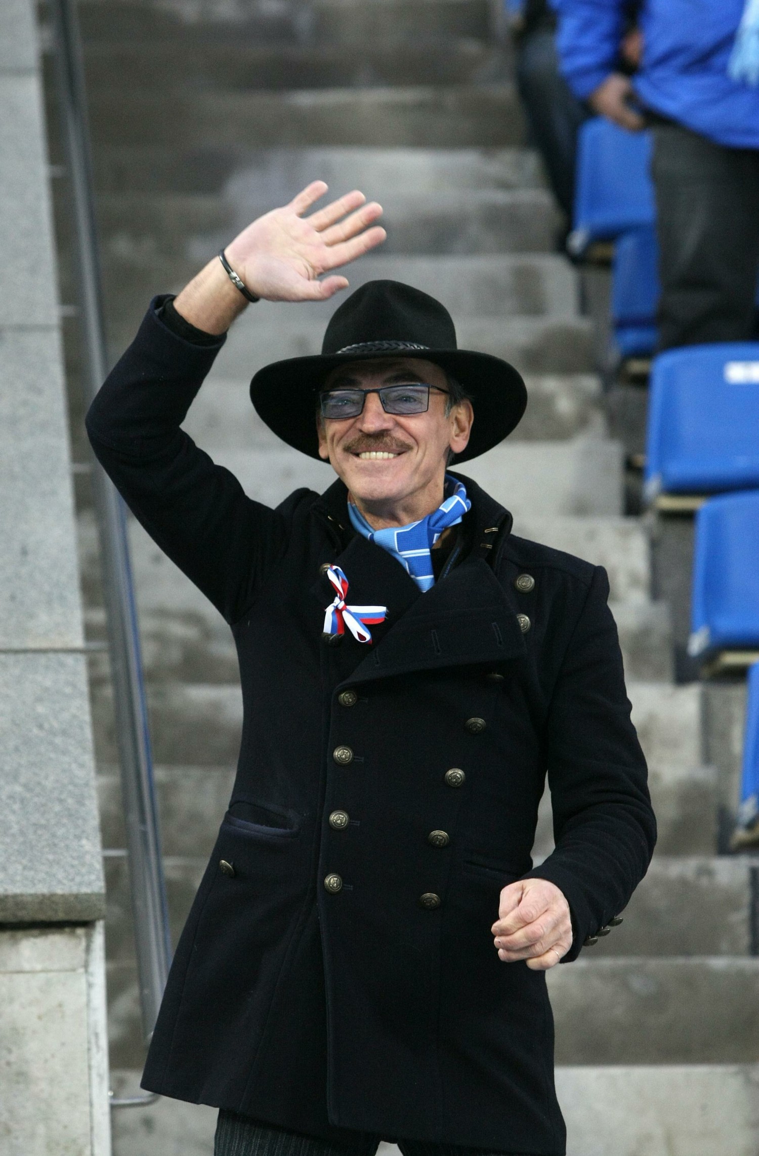 Актер Михаил Боярский не раз признавался, что ценит загулы ради "куража". Но как-то раз увлечение довело артиста до тяжелого панкреатита. С того времени Михаил взялся за ум и стал приверженцем здорового образа жизни.