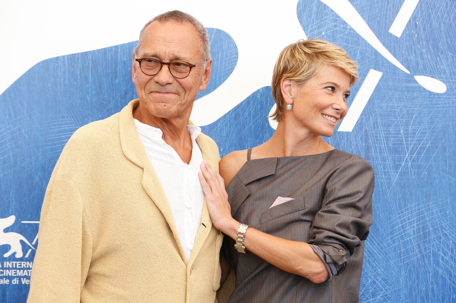 У Андрея Михалкова-Кончаловского было пять официальных жен. Остепениться он смог лишь с телеведущей Юлией Высоцкой.