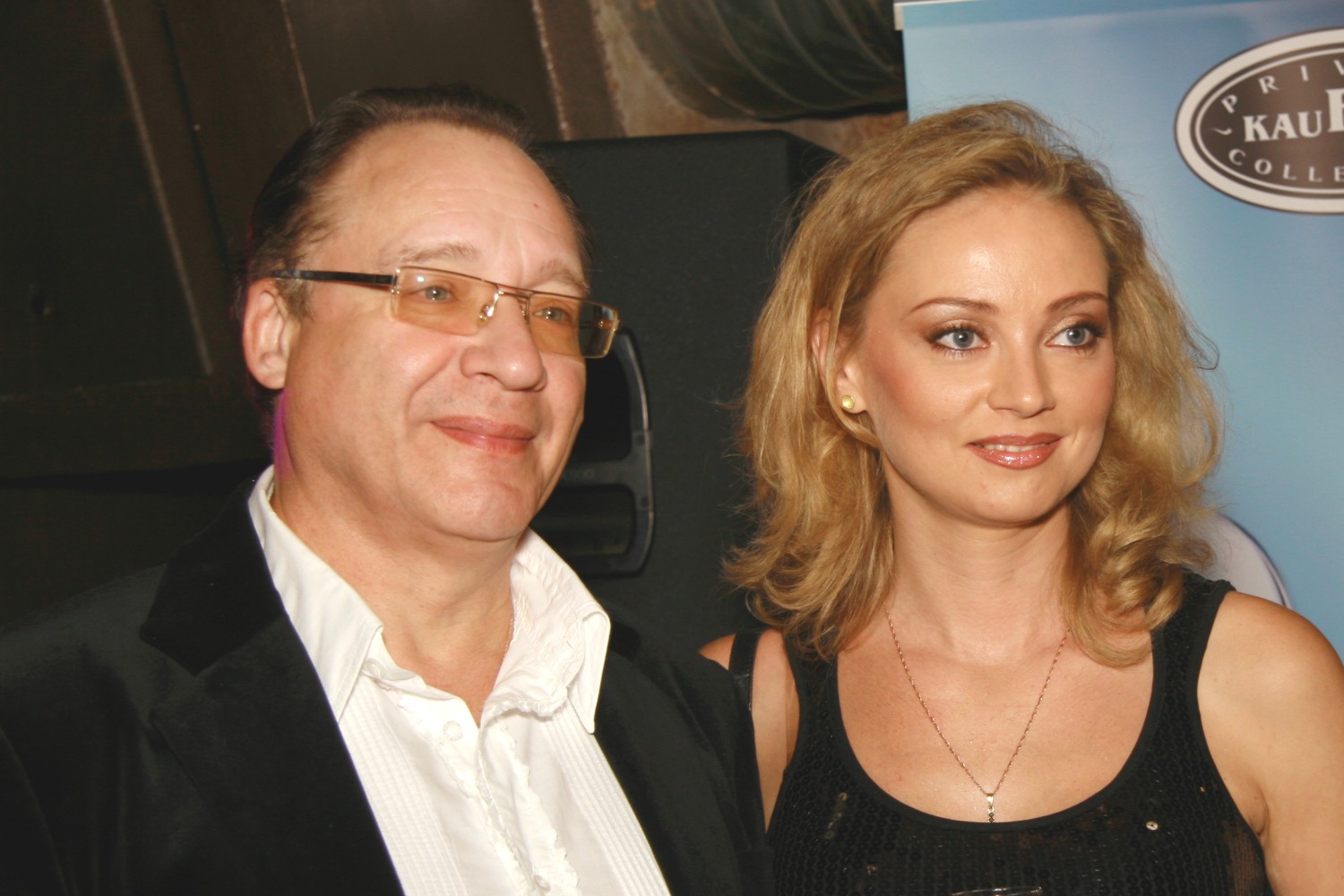 Рекордсменом по количеству официальных браков можно смело назвать композитора Максима Дунаевского, который был женат семь (!!!) раз. На фото - с женой Мариной Рождественской.