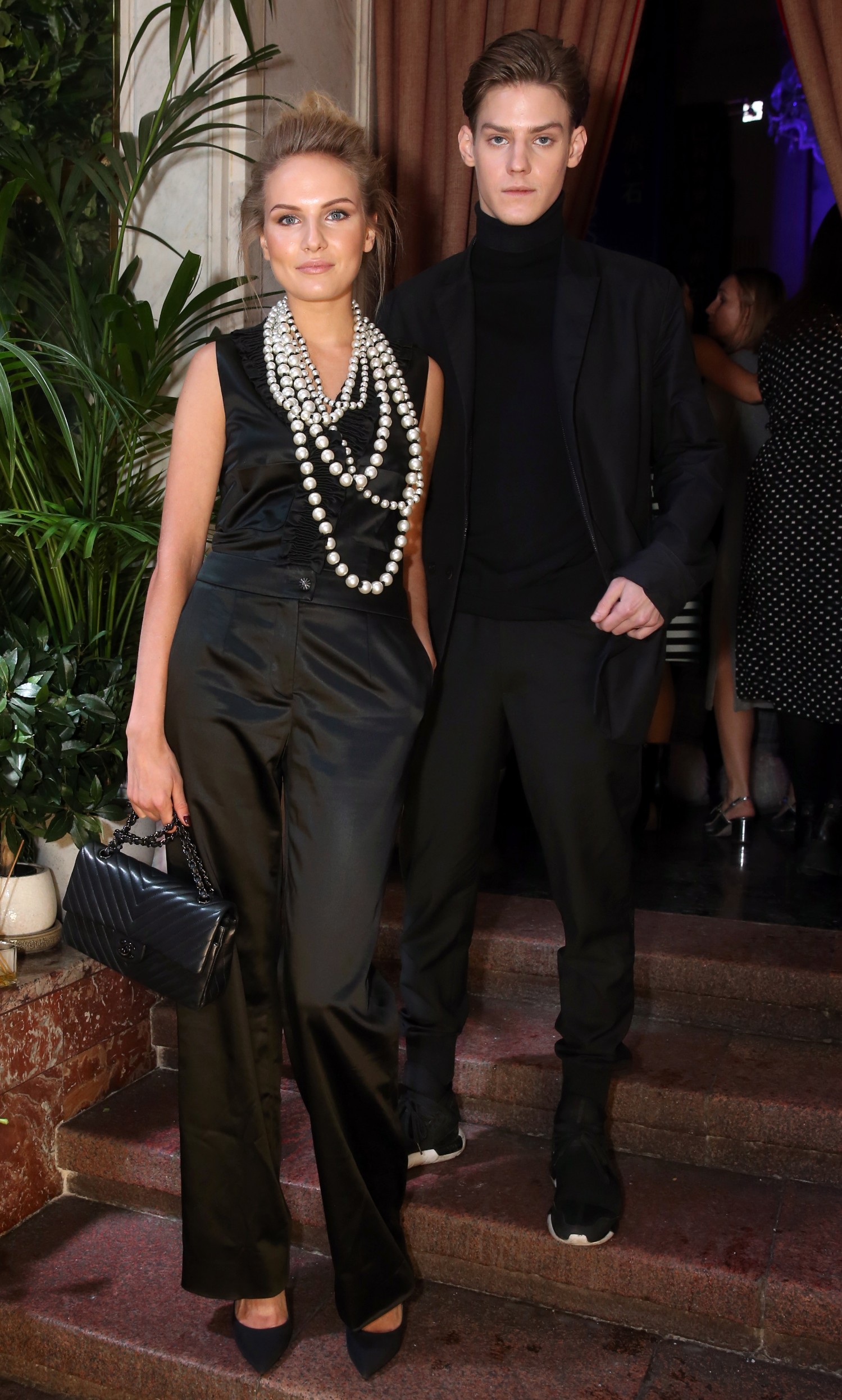 На вечеринке не обошлось без юного Павла Табакова и его избранницы Марии Фоминой.