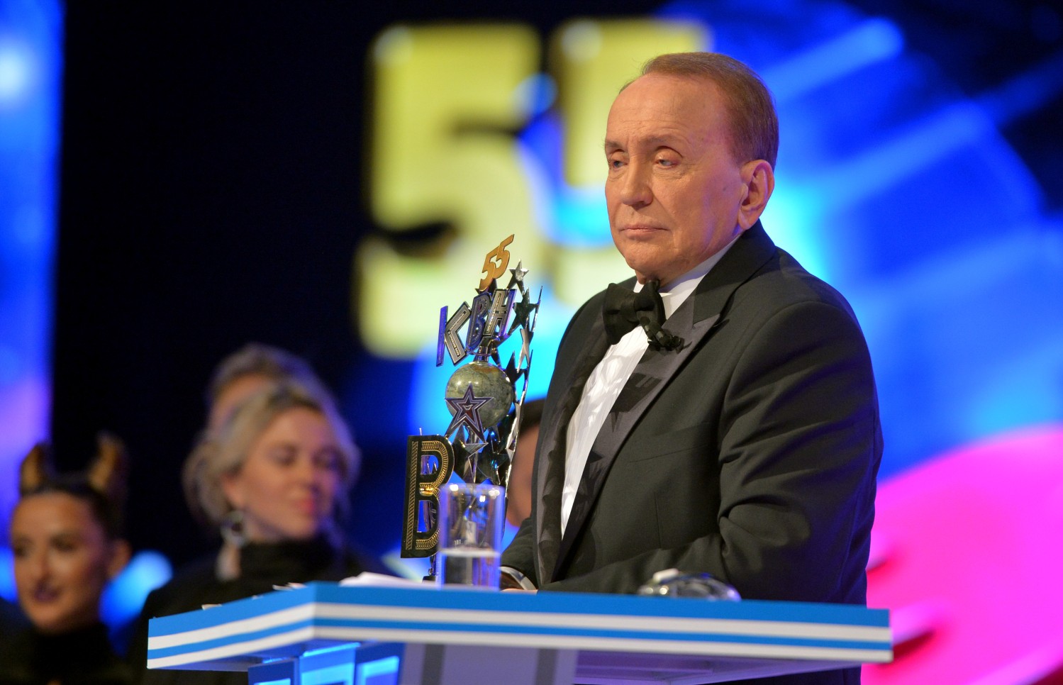 Вместе с 55-летием КВН праздновался и юбилей "отца" игры Александра Маслякова. 24 ноября ему исполнилось 75 лет.