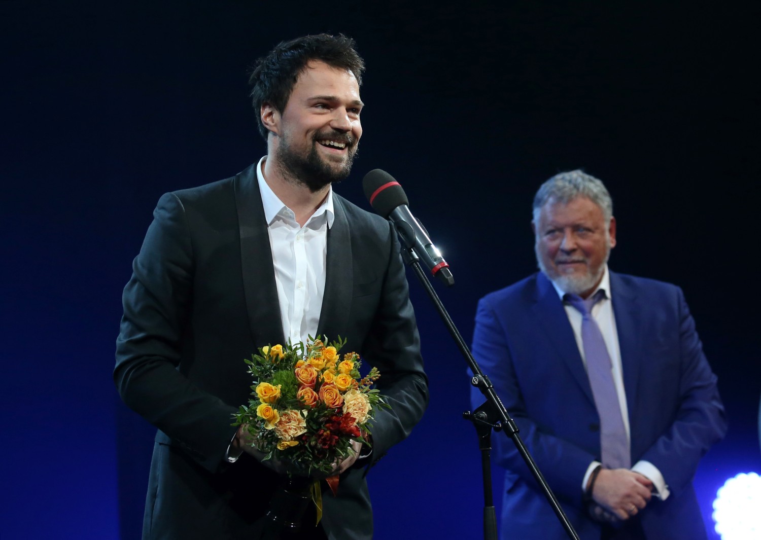 Актер Данила Козловский, получивший приз в номинации "Лучшая роль театрального актера в кино" за роль в фильме "Экипаж".