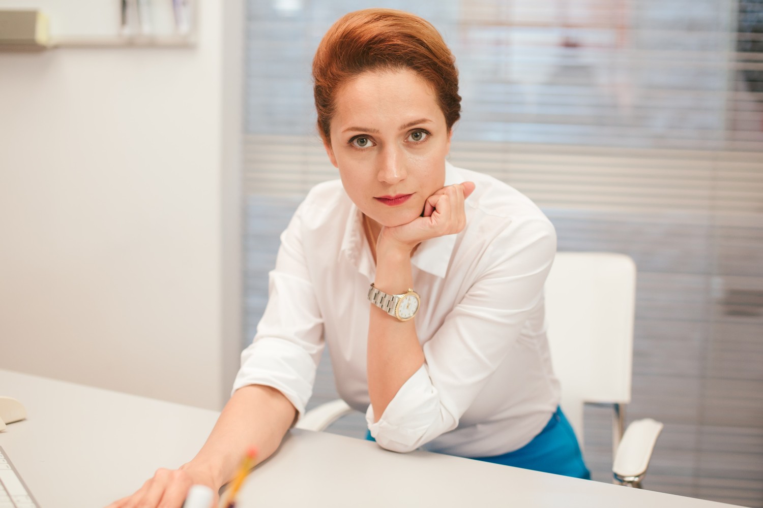 Виктория Исакова играет главного редактора – жесткую, расчетливую женщину. И очень эффектную.