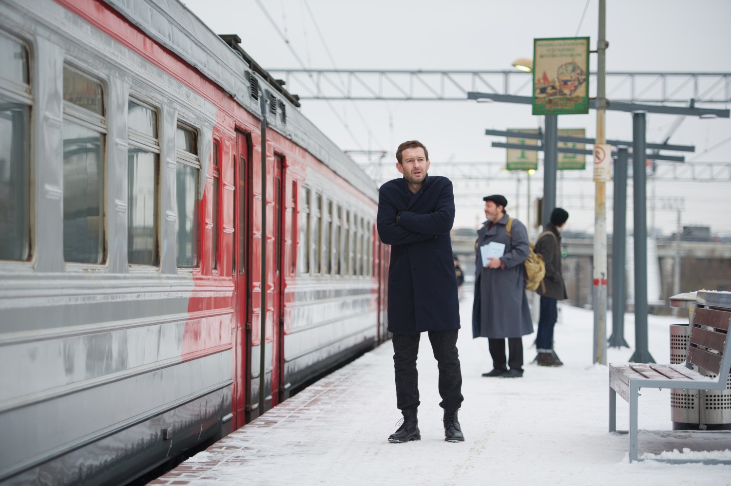"Роль Богданова в фильме "Селфи" для меня интересная задача. Поскольку это два человека в одном. Это немного сводит с ума , но тем интереснее, - признался исполнитель главной роли.