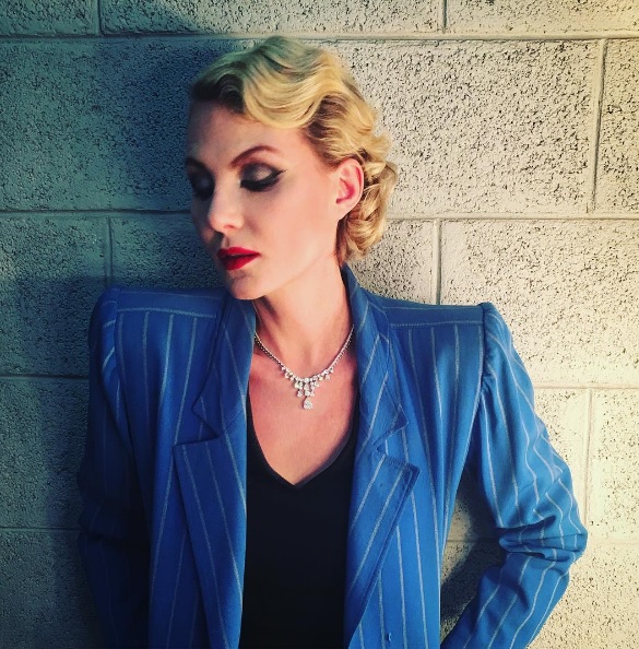 Атриса вдохнула вторую жизнь в прическу "холодные волны".