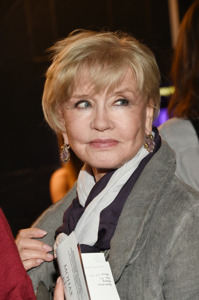 Вера Алентова редко выходит в свет, но всегда приковывает к себе внимание.