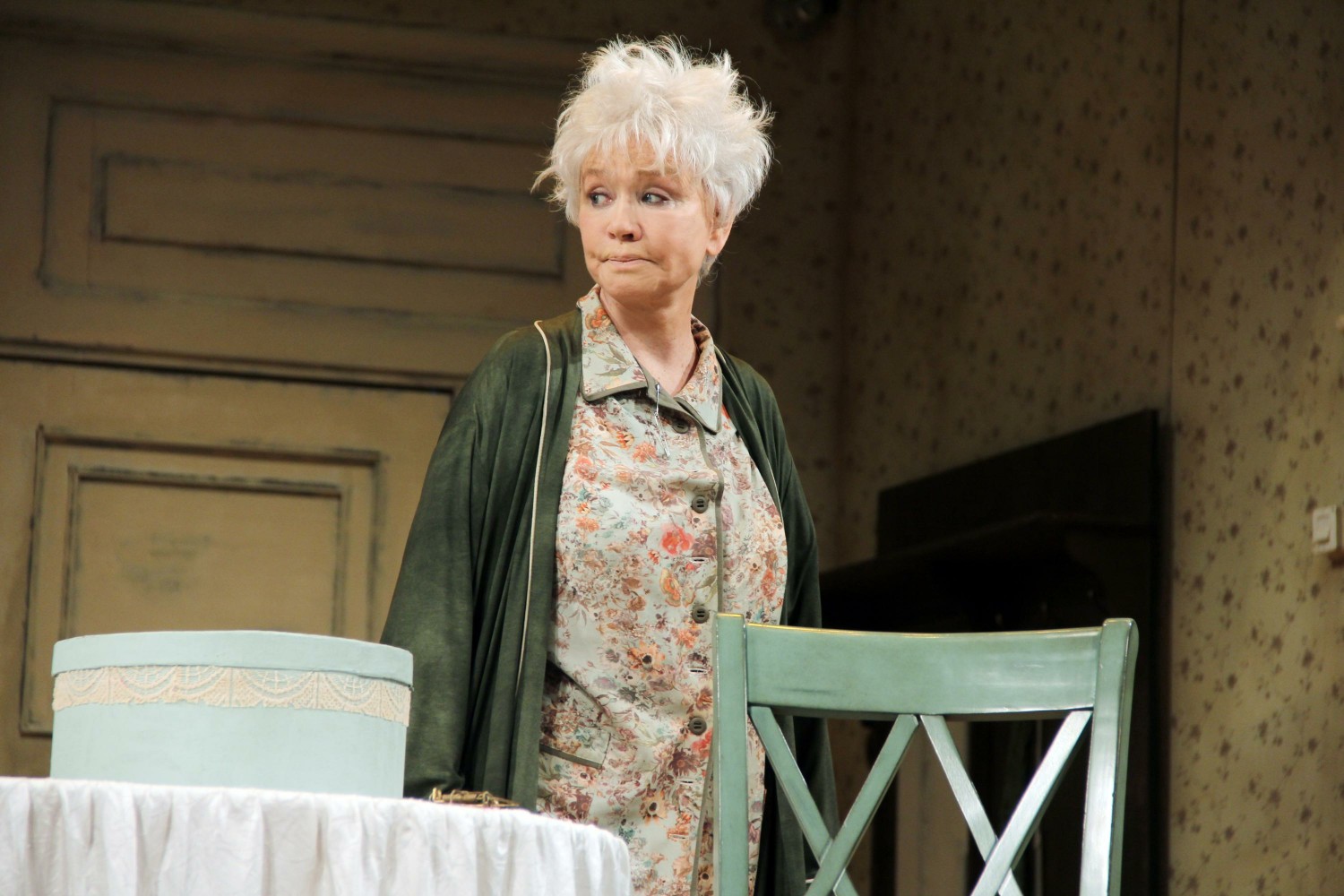 В 2015 году Алентова сыграла в спектакле "Семейка Краузе" (реж. Надежда Аракчеева)