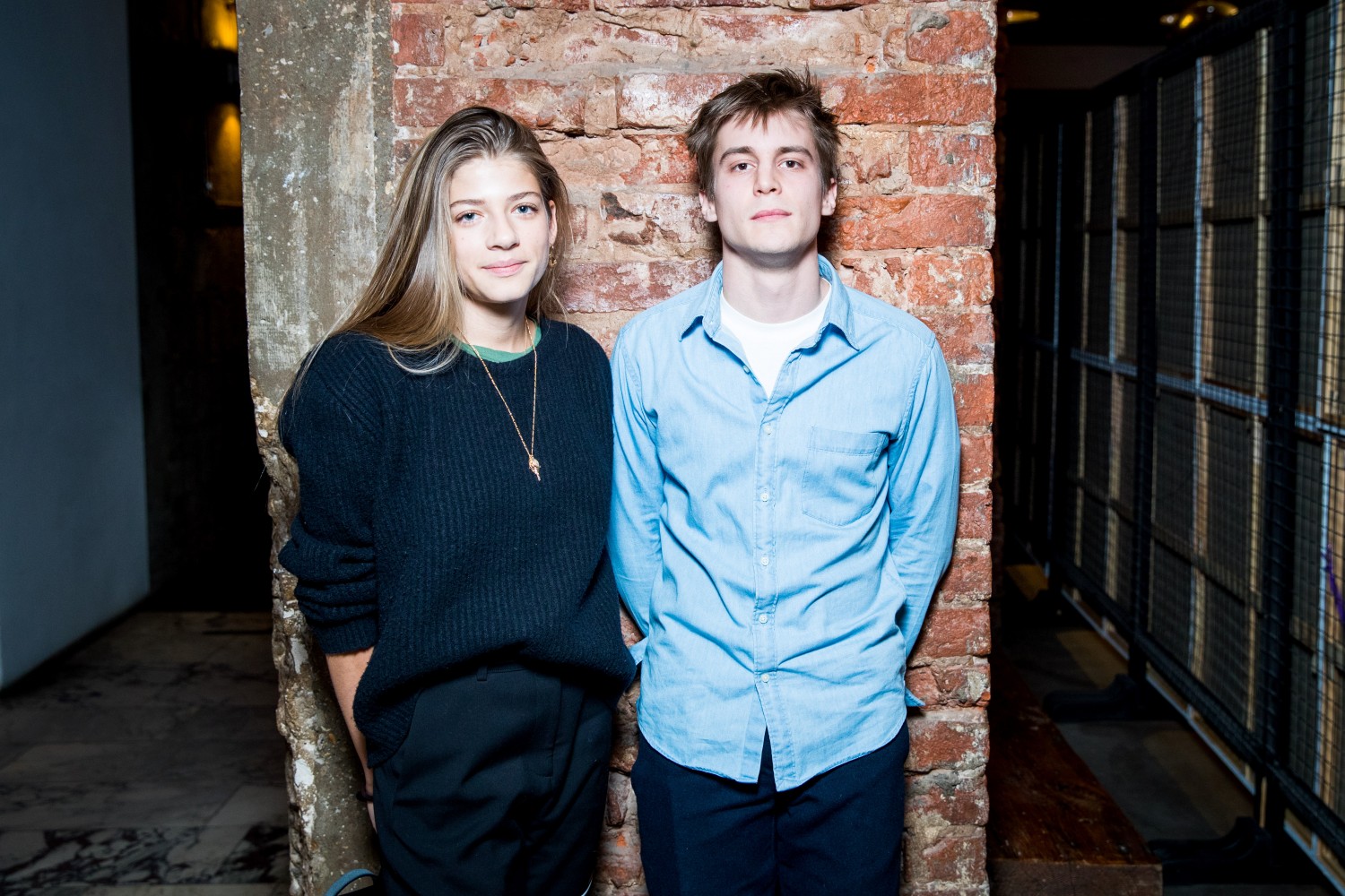 Иван Янковский сводил свою новую девушку Александру Новикову в кино на премьеру фильма легендарного режиссера Джима Джармуша "Патерсон".