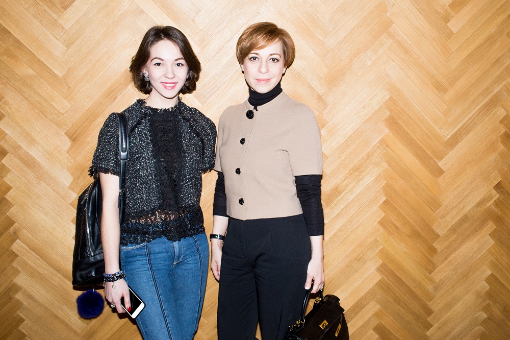 Марианна Максимовская (справа).