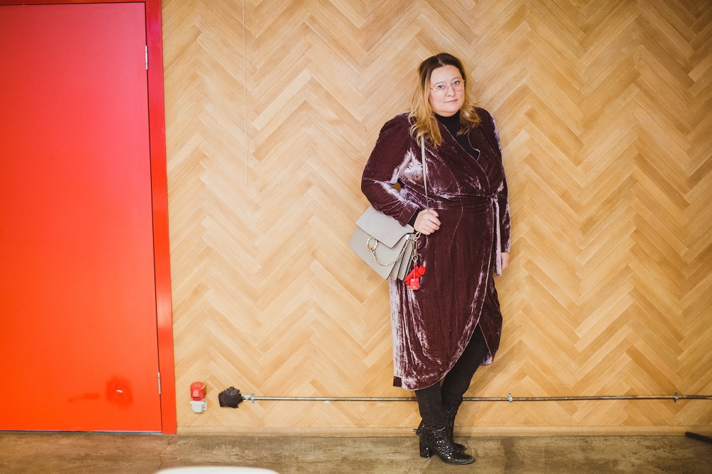 Мария Федорова для выхода в свет выбрала оригинальный халат.