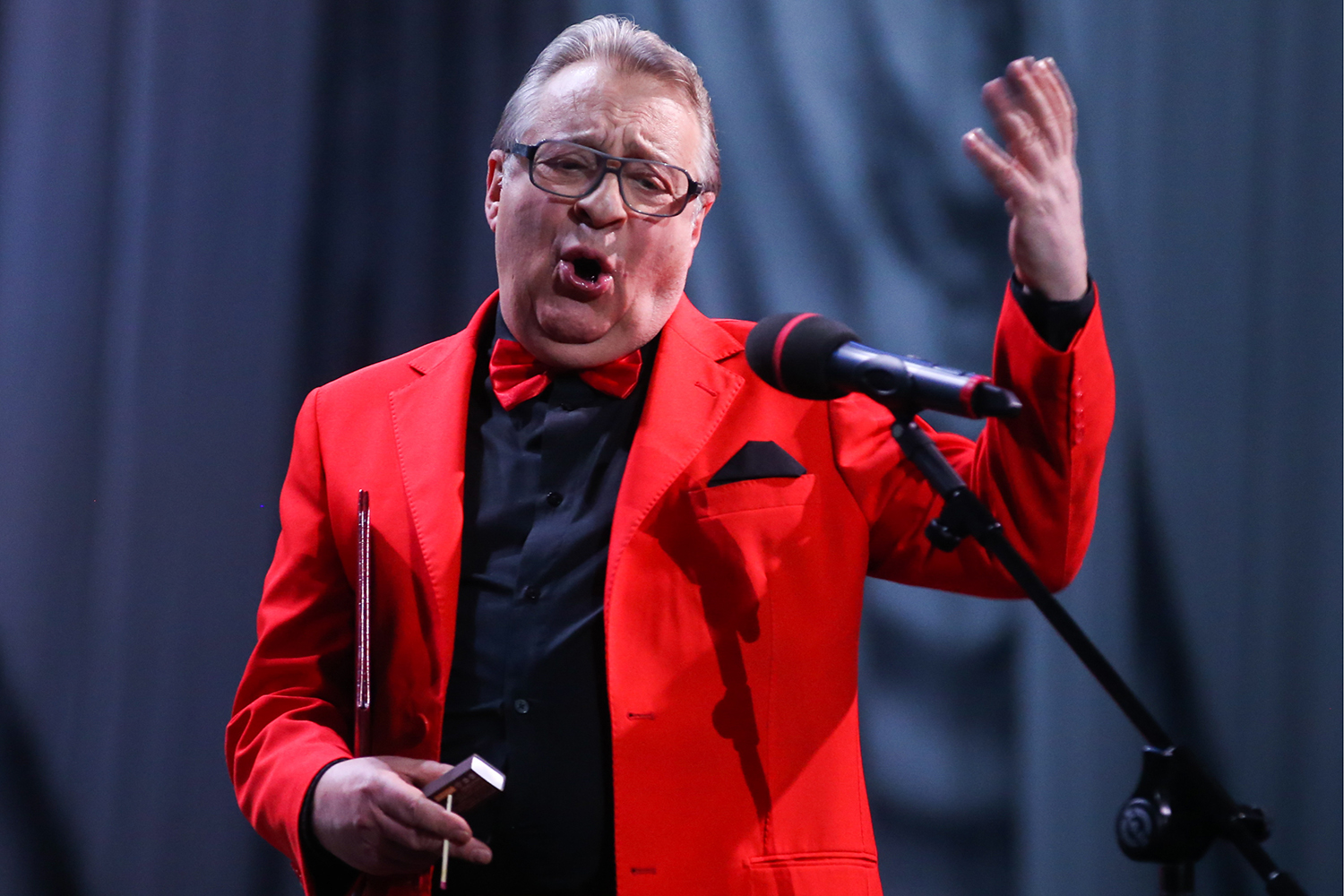 Юморист, художественный руководитель театра Эстрады Геннадий Хазанов.