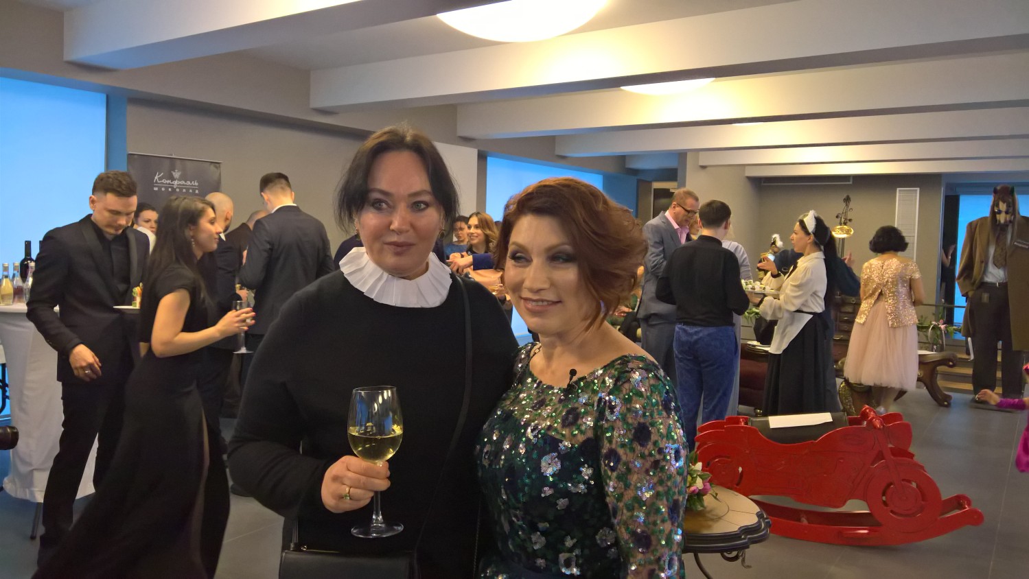 Лариса Гузеева и Роза Сябитова вне программы "Давай поженимся!" общаются редко.