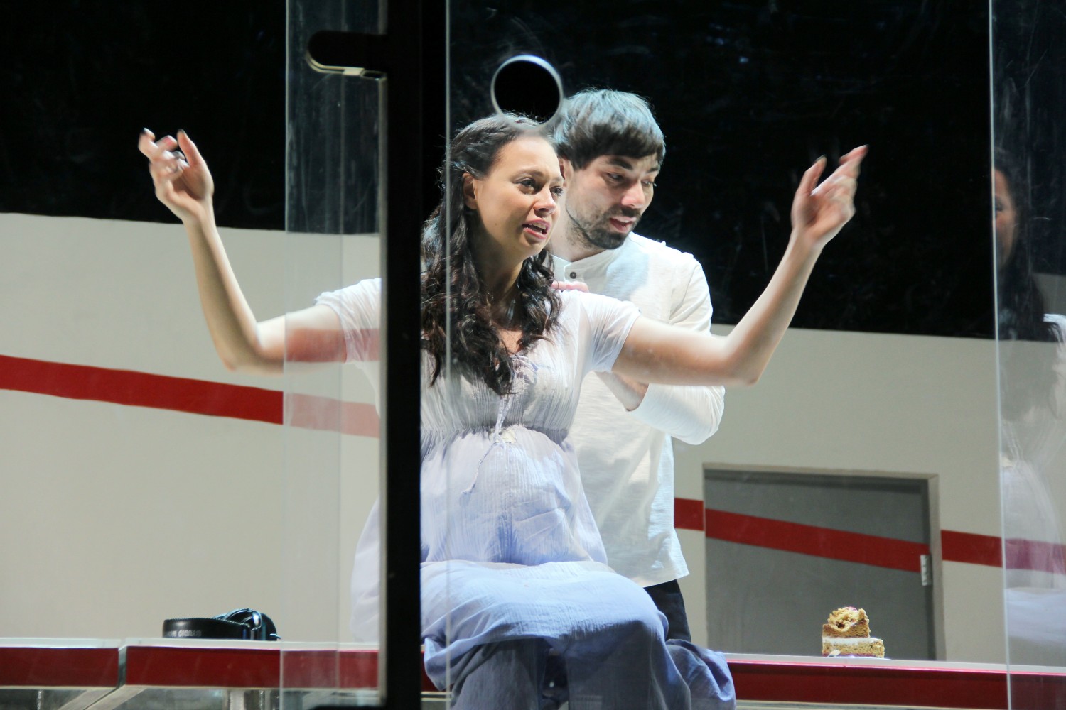 Перформанс "Кроличья нора", где Настасья сыграла глубоко беременную женщину.