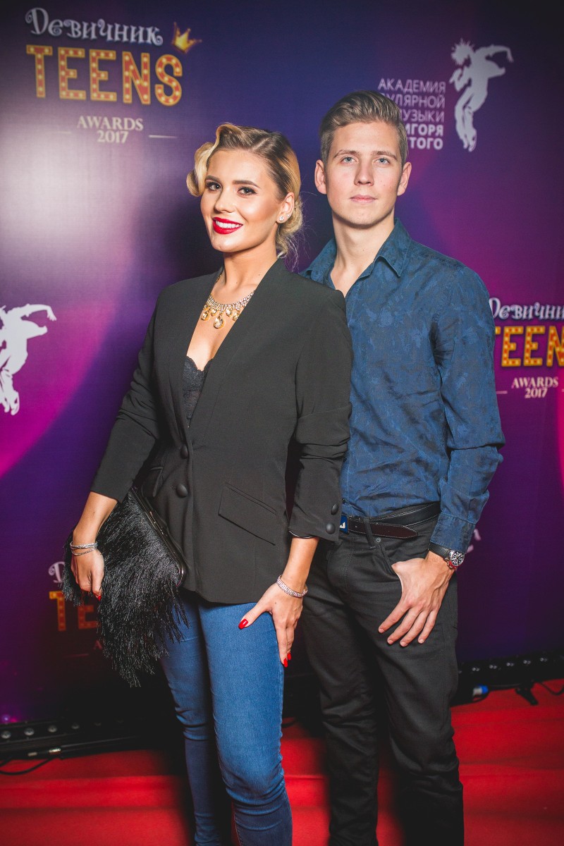 Анна Шульгина с братом Артемием.