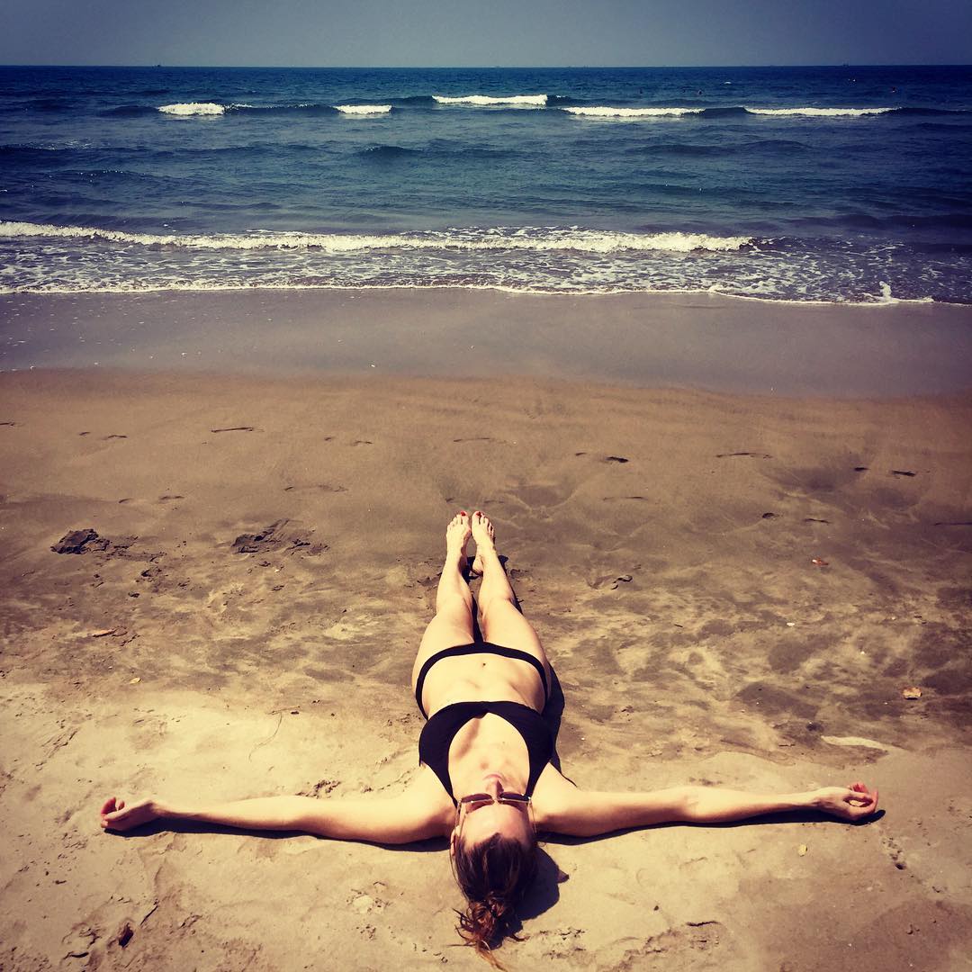 Любовь Толкалина встречает первый день новой весны.