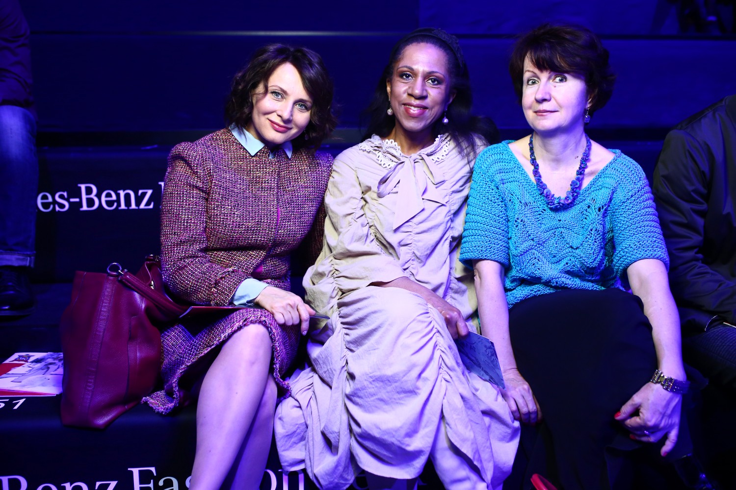 Телеведущая Елена Ханга с подругами.