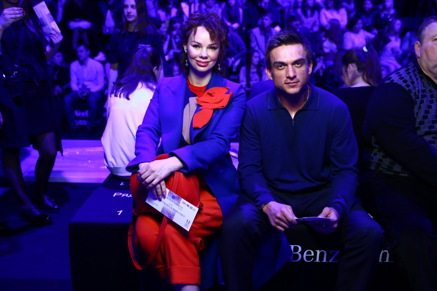 Пока еще женатый Влад Топалов коротал вечер в компании незнакомки.