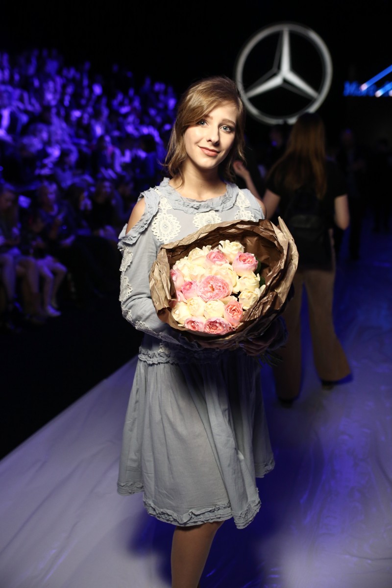 Актриса Лиза Арзамасова.