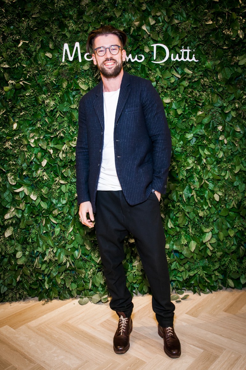 Телеведущий и певец Антон Лаврентьев.