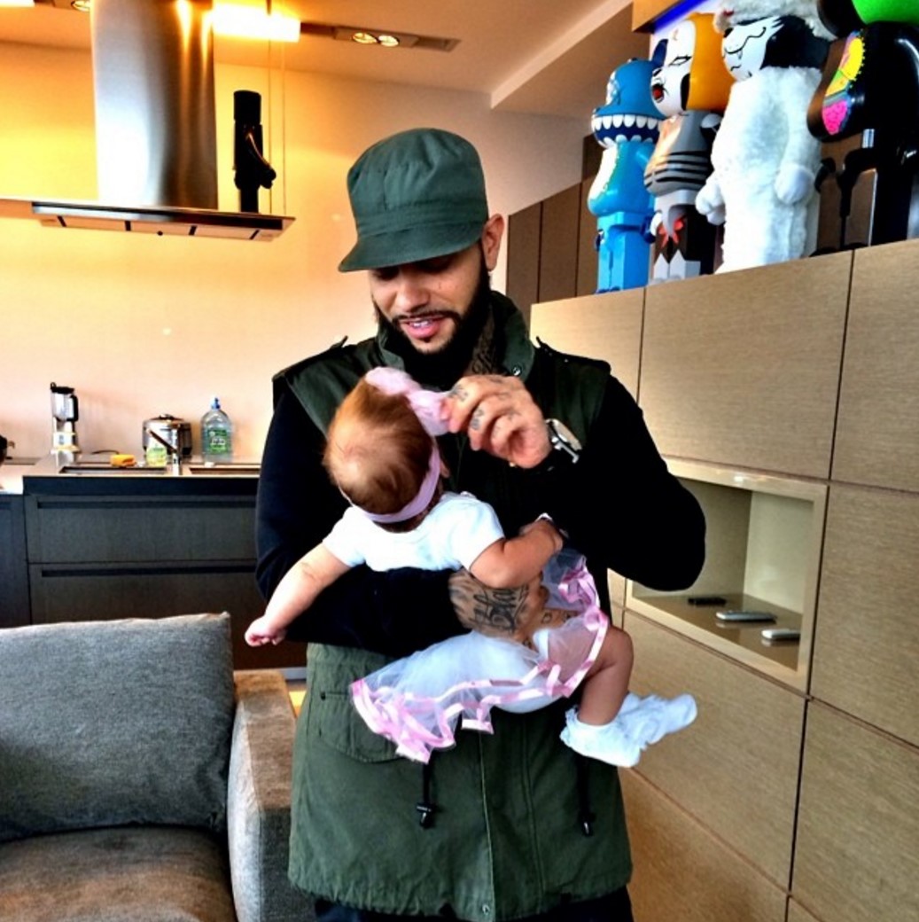 Тимати души не чает в дочке.