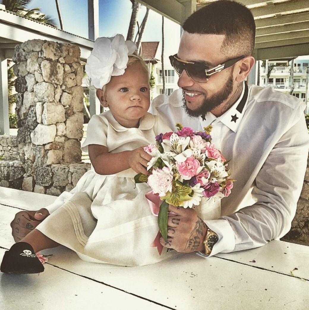 Прошлый день рождения Тимати устроил в "белой" стилистике.