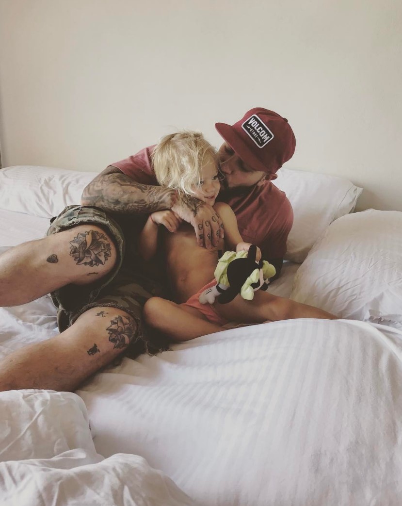 Тимати очень любит Алису.