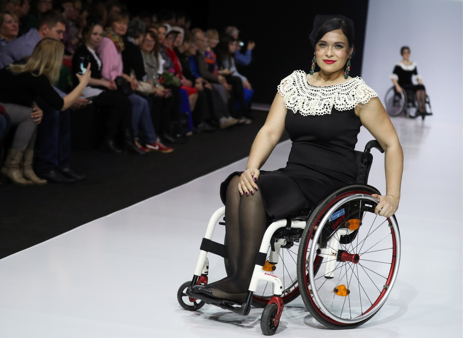 Наряды получились лаконичными, но женственными.