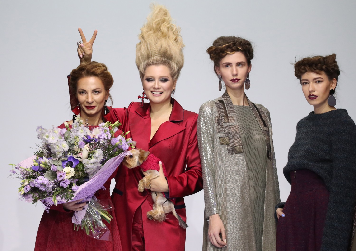 Модельер Екатерина Романова и писательница Лена Ленина и модели.