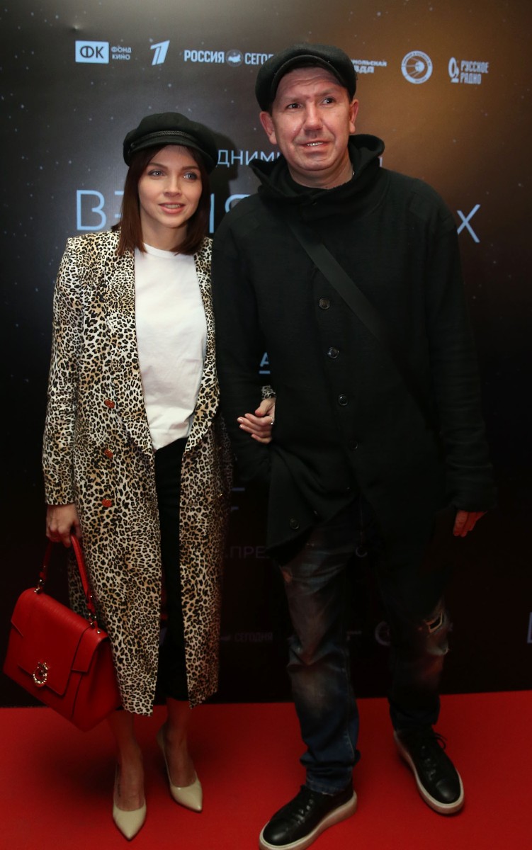 Участник группы "Ума Турман" Сергей Кристовский со спутницей.