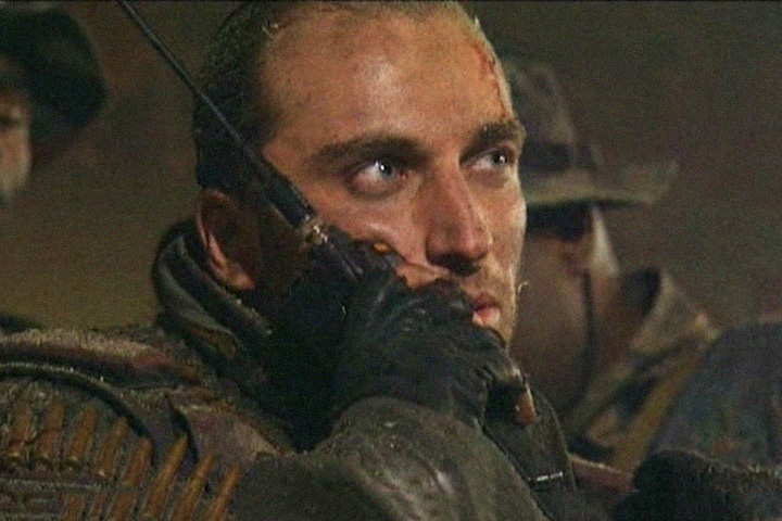 В картине "Чистилище" будущий секс-символ также сыграл чеченца, но на этот раз - военного.