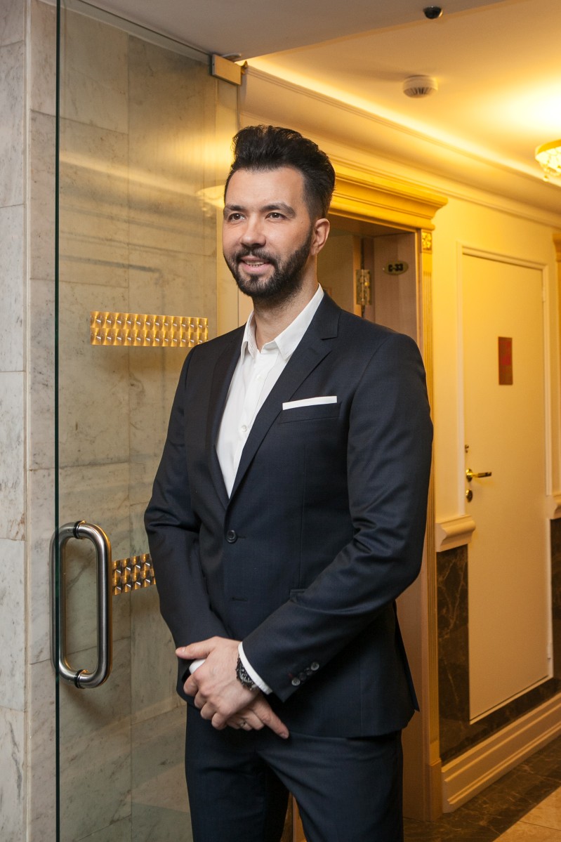 Денис Клявер выглядит всегда стильно.