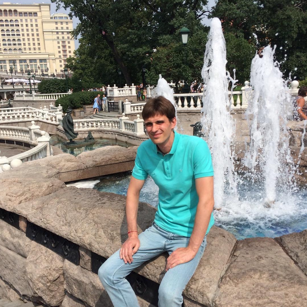 После затяжной депрессии, длившейся несколько лет, артист заметно исхудал.