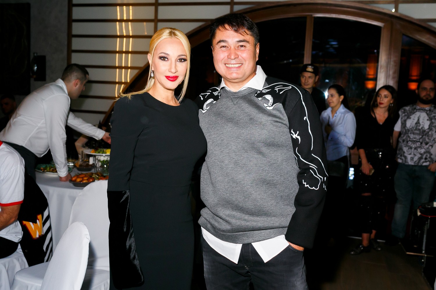 Лера Кудрявцева - одна из ведущих премии - вместе с Арманом Давлетяровым, гендиректором "МУЗ-ТВ".