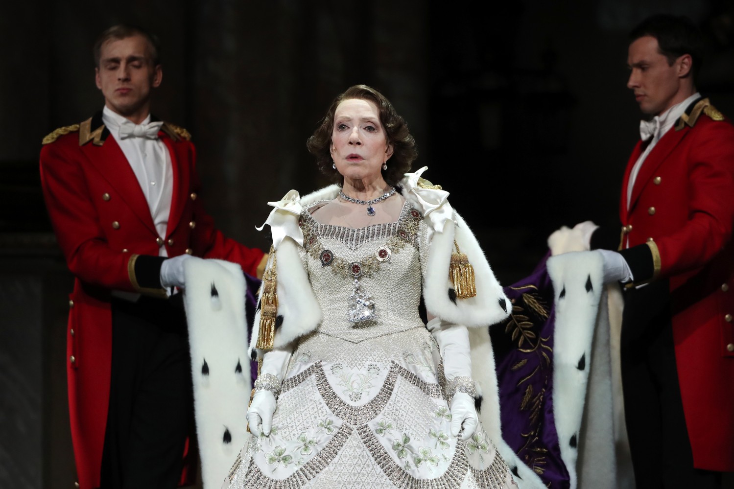 Инна Чурикова на сцене предпремьерного показа.