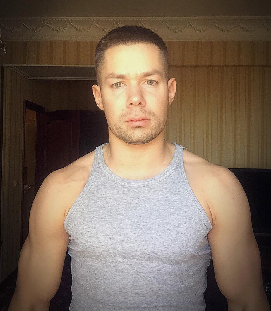 Стас Пьеха уже несколько лет потеет в спортзале ради роскошного тела.