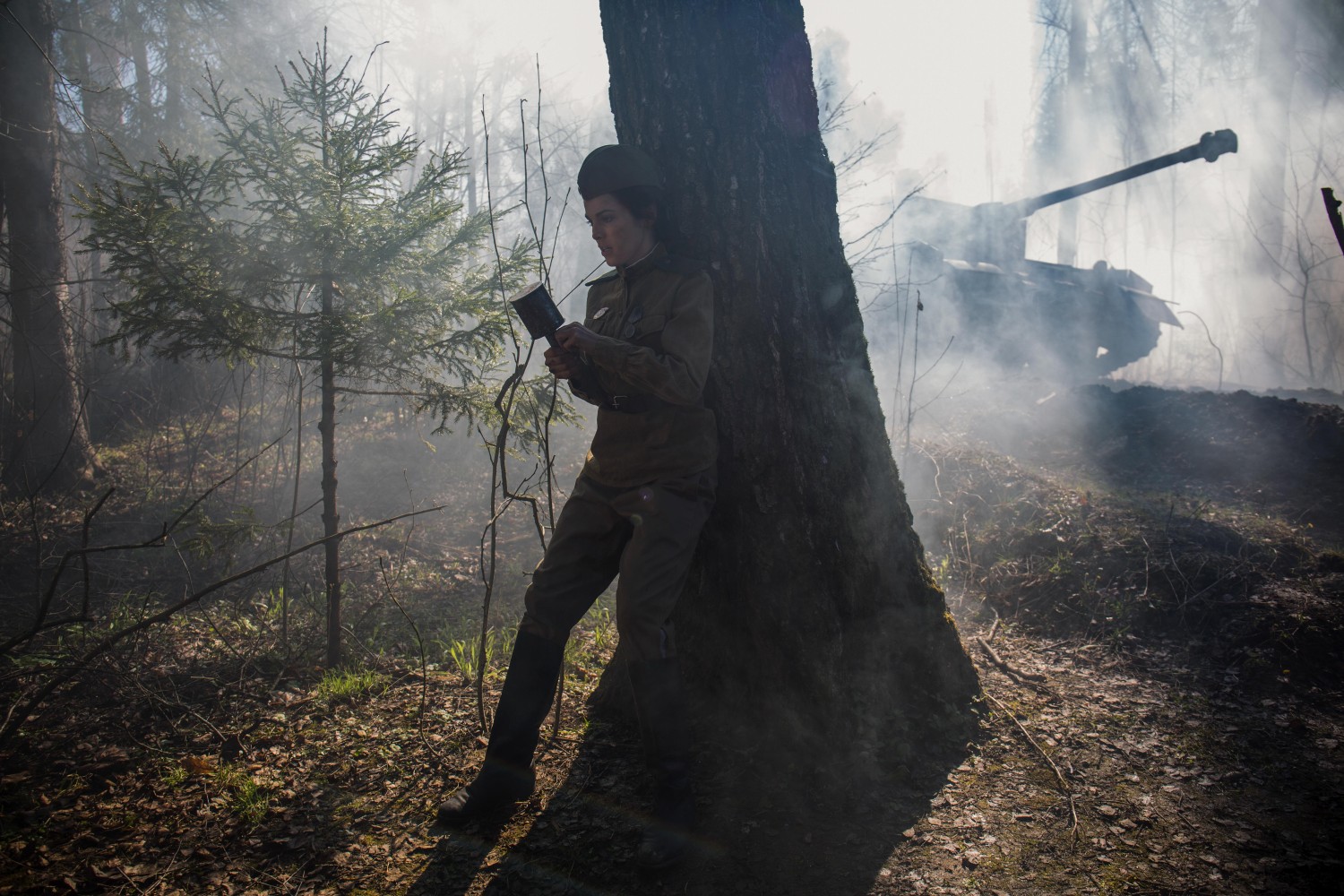 Певица сыграла девушку, кинувшую гранату в танк.