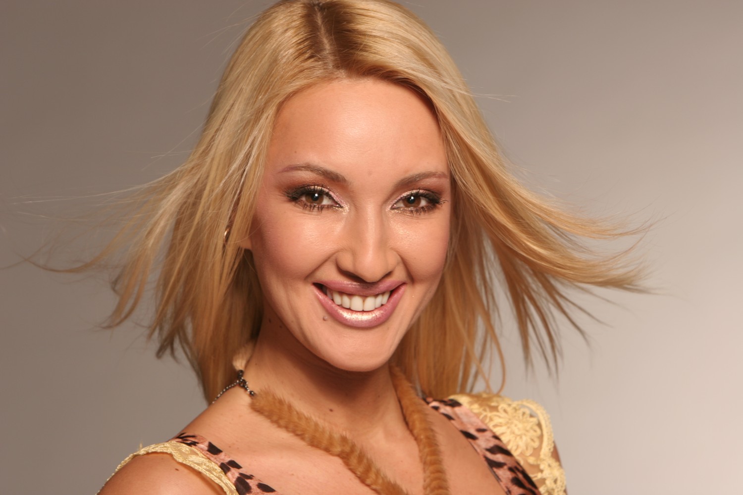 Телезвезда признается, что не употребляет алкоголь. Возможно, поэтому ей удается выглядеть на все сто.