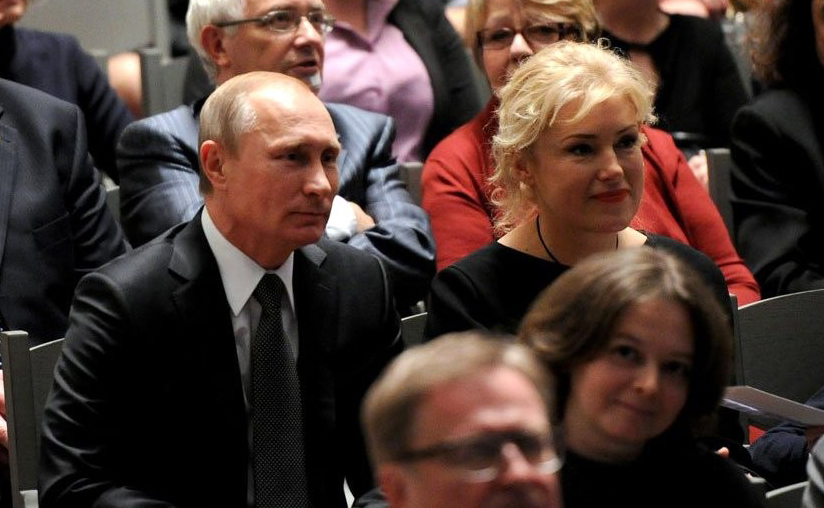 Владимир Путин и Мария Шукшина на вечере памяти Василия Шукшина