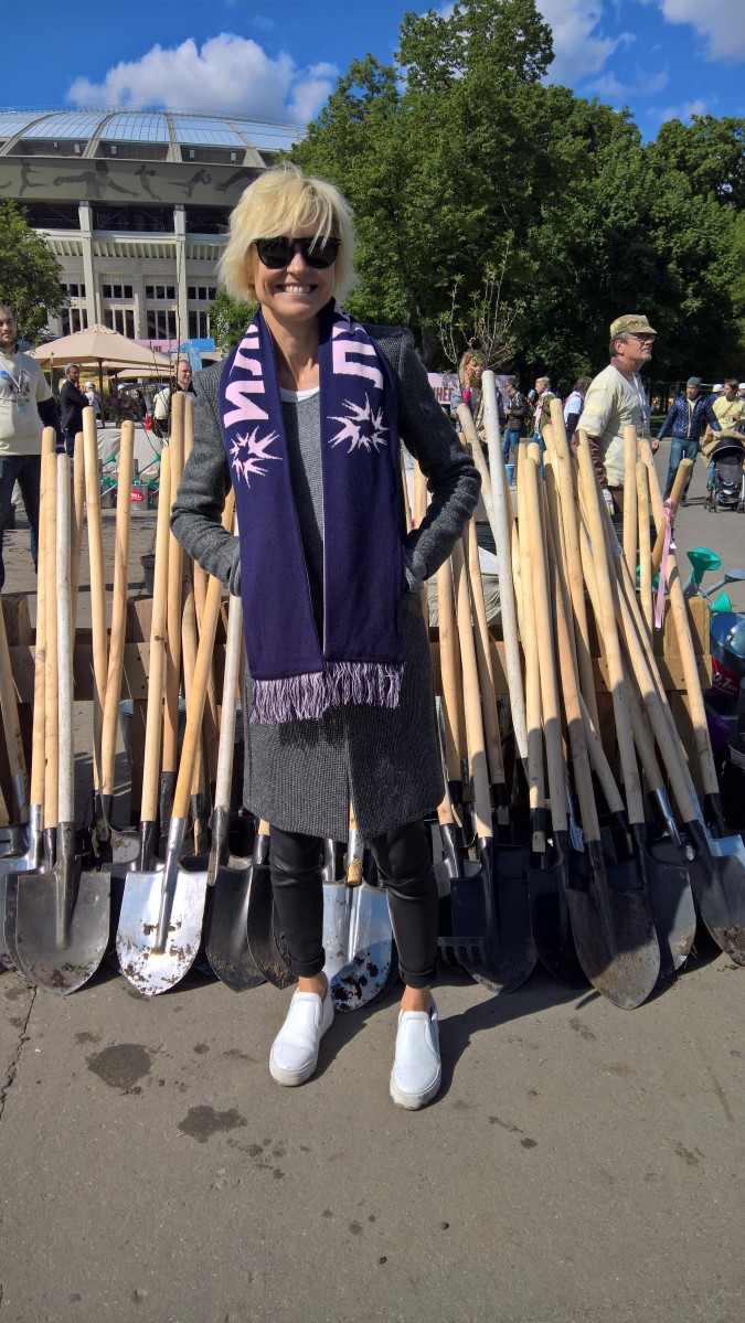 Ингеборга Дапкунайте может копать, а может и закапывать.