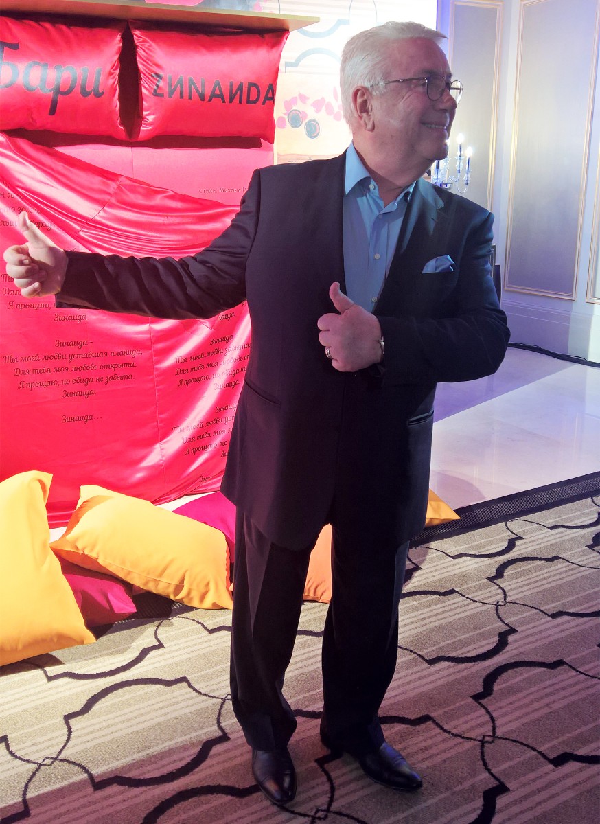 Владимир Винокур с удовольствием рассказывал всем любимый анекдот Бари.