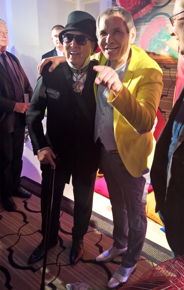 Модельер Слава Зайцев на 9 лет старше юбиляра.