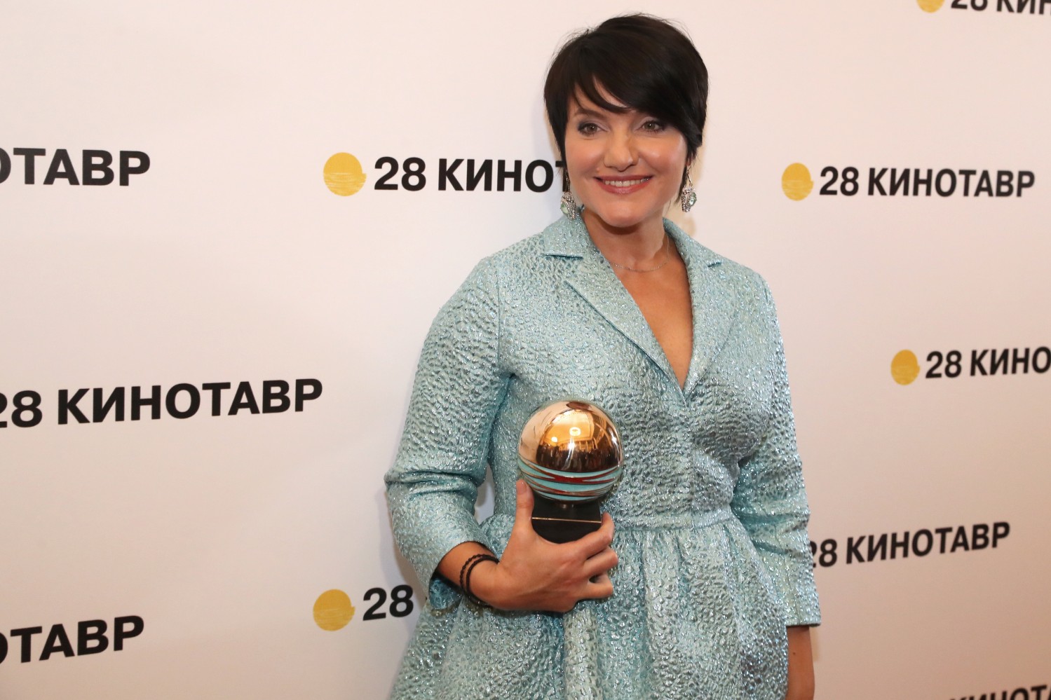 Актриса Инга Оболдина, получившая приз "За лучшую женскую роль" в фильме режиссера Кирилла Плетнева "Жги".