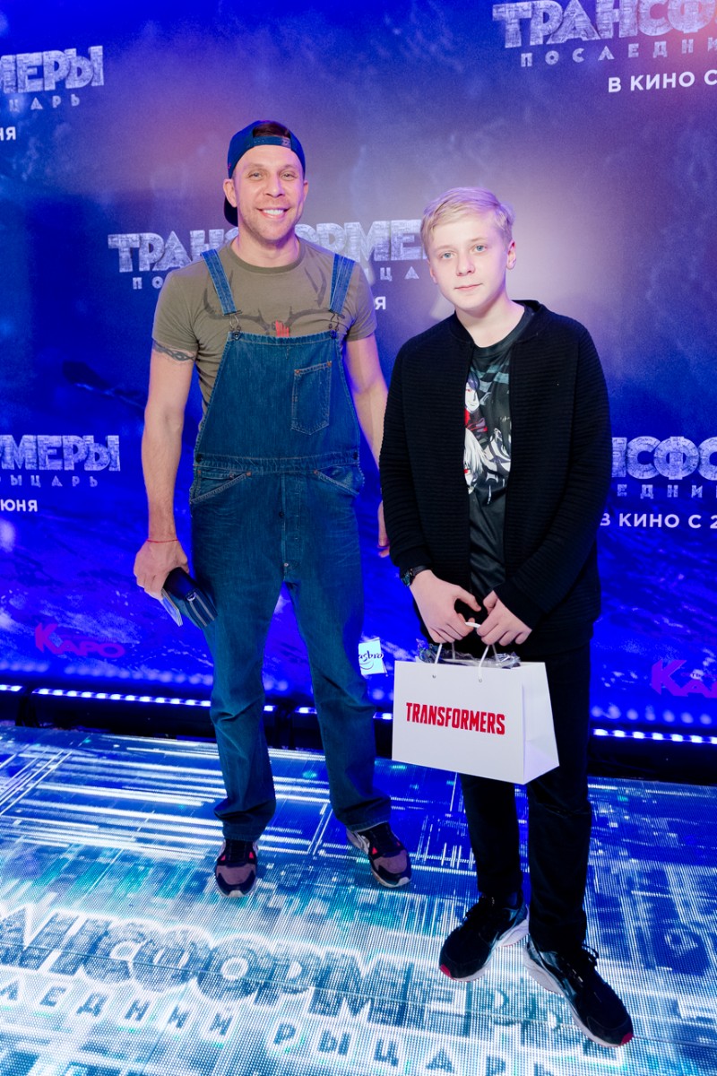 Виджей Арчи с сыном. Шоумен признался, что мечтает отправиться в прошлое на машине времени.