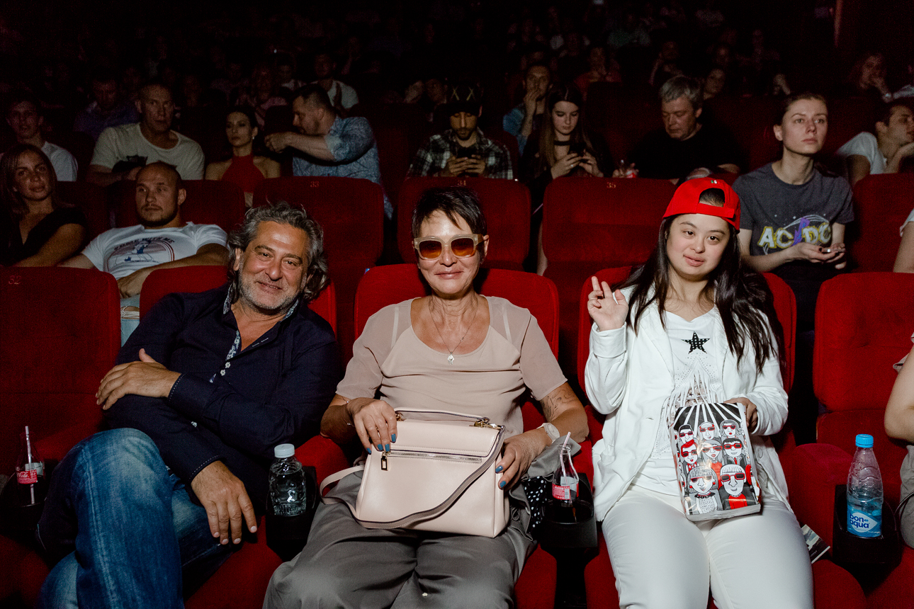 Политик Ирина Хакамада с семьей. Ирина долгие годы скрывала от общества, что ее дочь Маша родилась с синдромом Дауна.