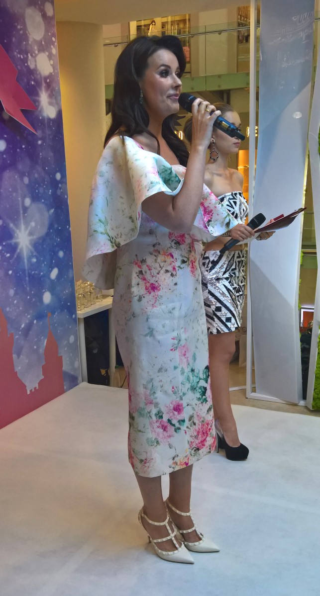 Мать сына и дочки Оксана Федорова.