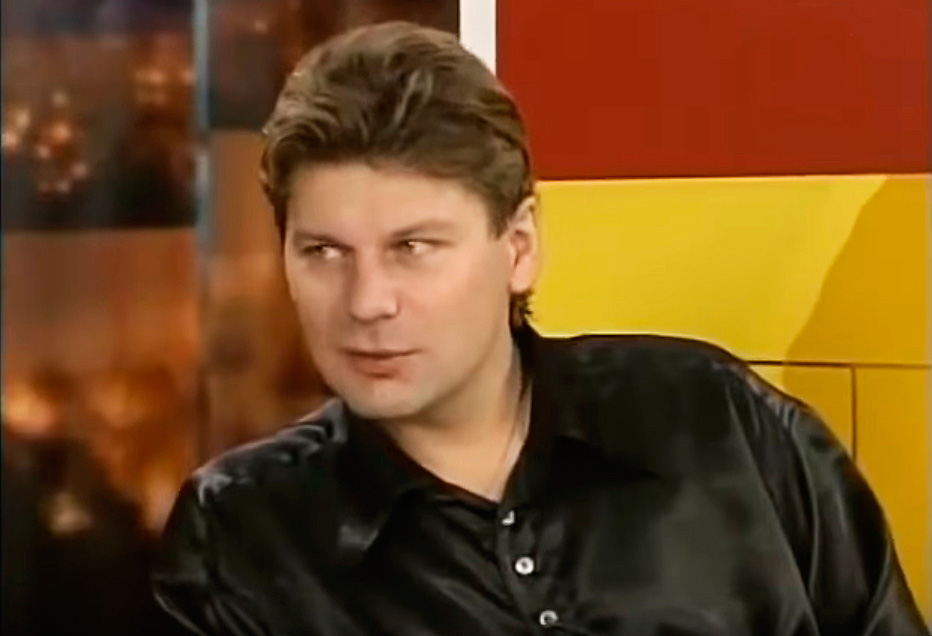 В 1997 году "Сектор газа" выпустил альбом, посвященный вреду наркотиков. Причем лидер группы Юрий Хой признавтся: "...Я перепробовал практически все наркотики". Итог - смерть в 35 лет.