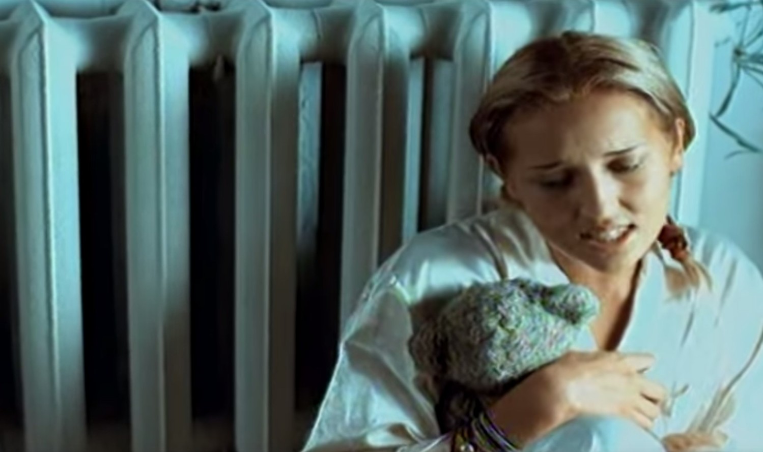 15-летняя Алсу стартовала с песней "Зимний сон"