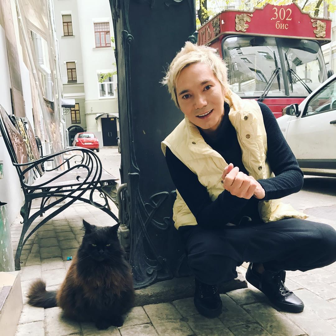 Певец обожал животных.