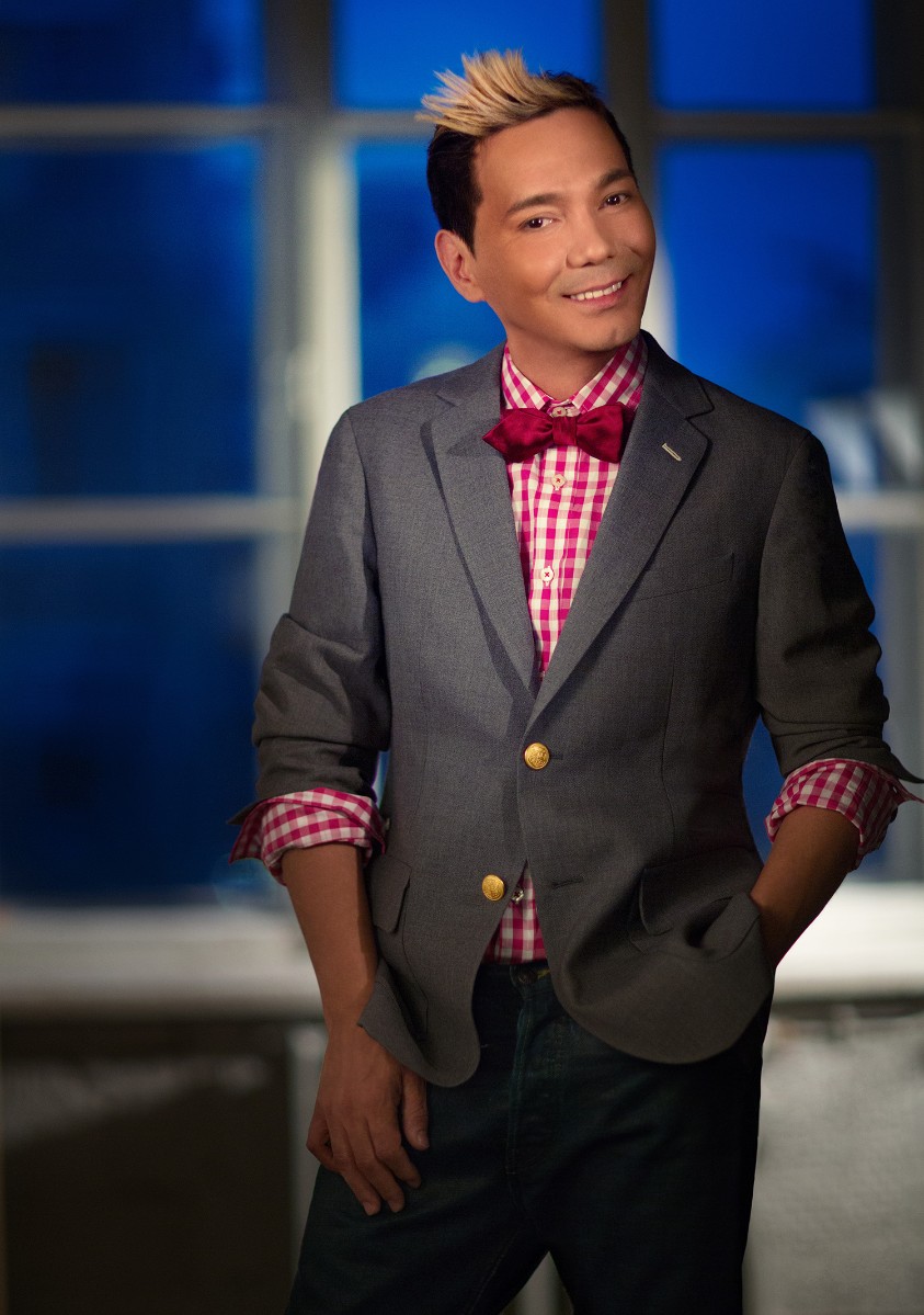 За эту обворожительную улыбку и полюбили артиста девушки всей страны.